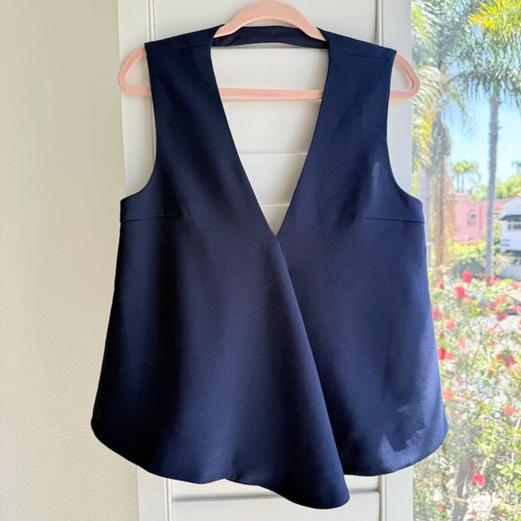 FindersKeepers 'Small Talk' Swing Plunge Sleeveless Top in Navy Blue size M NWT - Picture 1 of 14